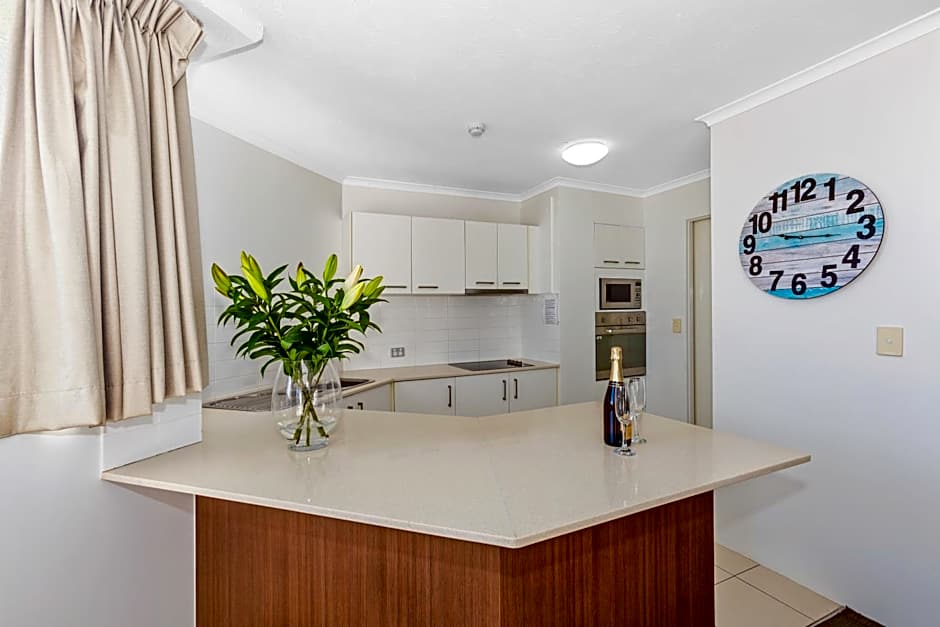 Rainbow Commodore Coolangatta