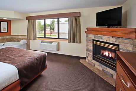 One-Bedroom Deluxe King Suite - Non-Smoking