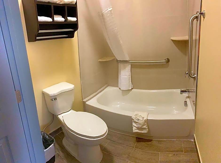 HomeStay Inn & Suites Edinburg