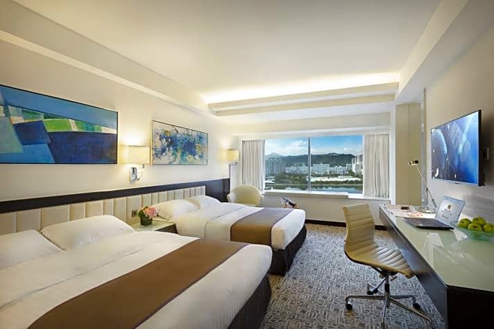 Regal Riverside Hotel