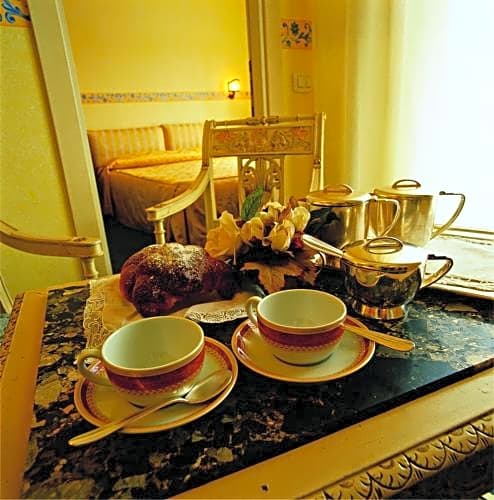 Photo 1 of 5 of Suite with Lake View
