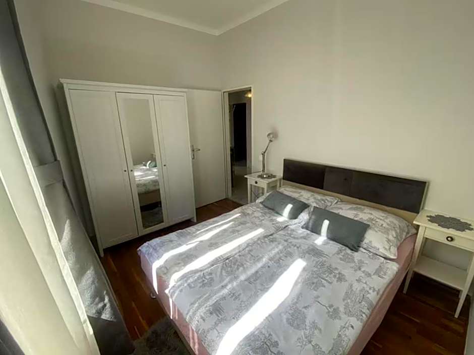 FHS ApartHotel