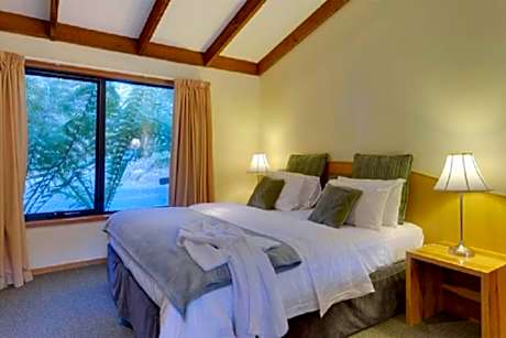 Luxury Wilderness Suite with Spa Bath