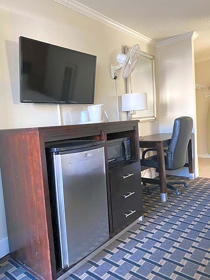 Budget INN At The Heavenly Gondola