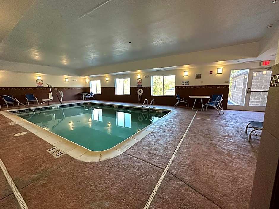 Holiday Inn Express & Suites Belle Vernon By IHG