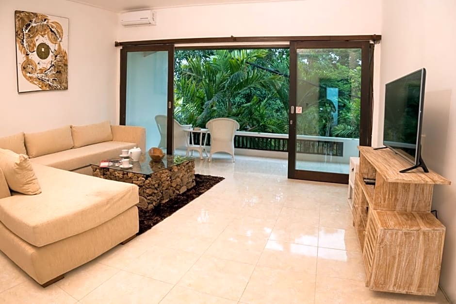 50meter from the beach, 2BD Villa#1Seminyak/Oberoi