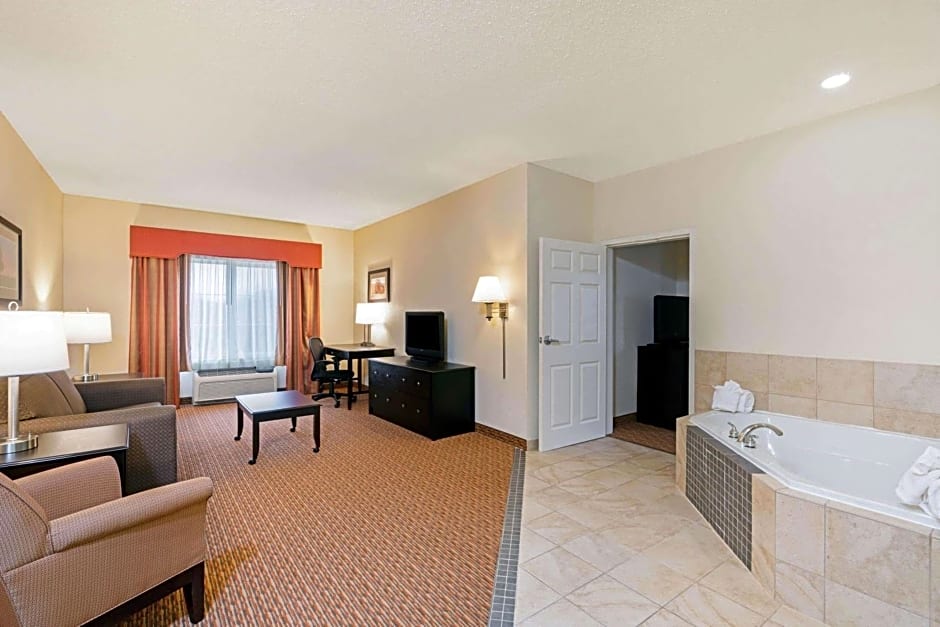 La Quinta Inn & Suites by Wyndham Stillwater -University Area