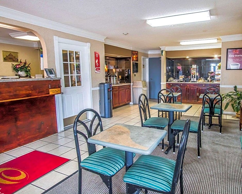 Econo Lodge Richmond Hill
