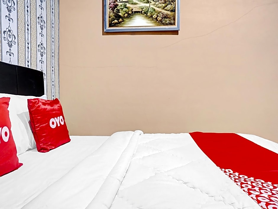 OYO 90469 Benhil Karet Tengsin