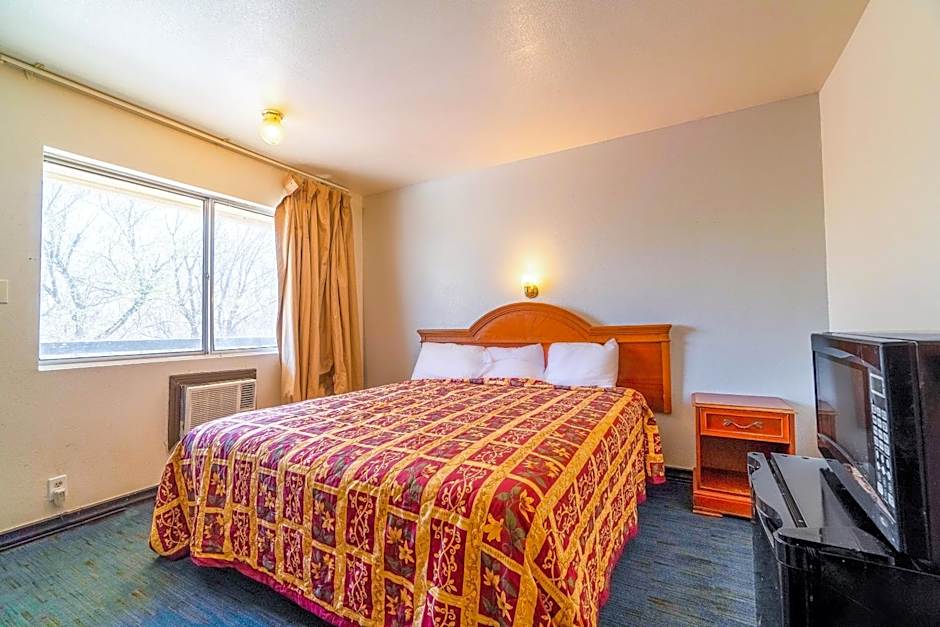 Castle Inn & Suites By OYO Chickasha