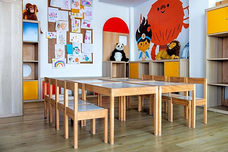 Atlantic Holiday Hotel