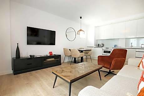 Classic Master Suite with Two Bedrooms and Sea View