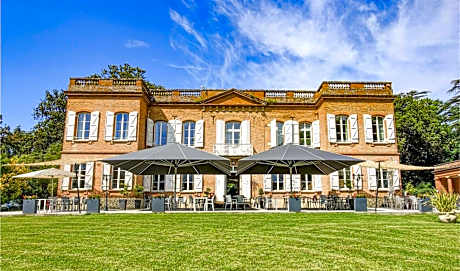 Le Domaine de Montjoie  BW Premier Collection