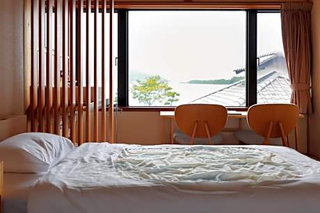 Japanese-Style Twin Room with Sea View