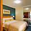 Oaks The Entrance Waterfront Suites