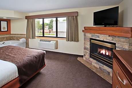 One-Bedroom Deluxe King Suite - Non-Smoking