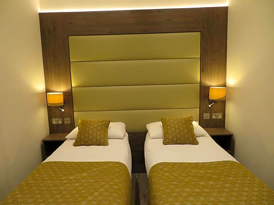 Glendale Hyde Park Hotel