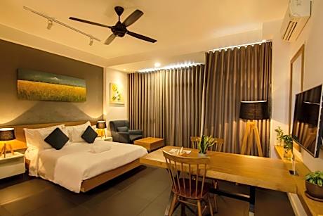 Apartment with Balcony