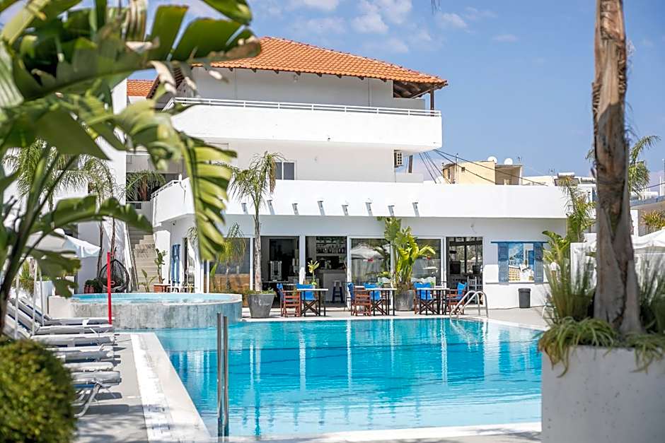 Tinas Plus Hotel