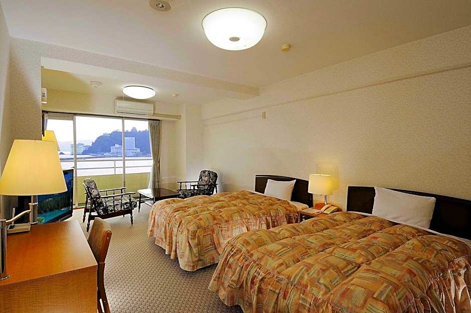 Wisterian Life Club Atami