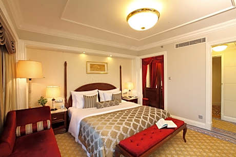 Executive King Luxury