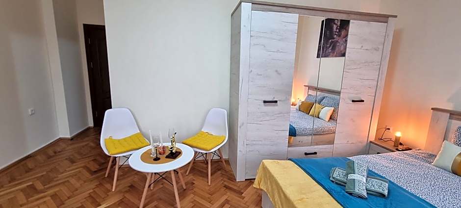 Happy Mood Apartments