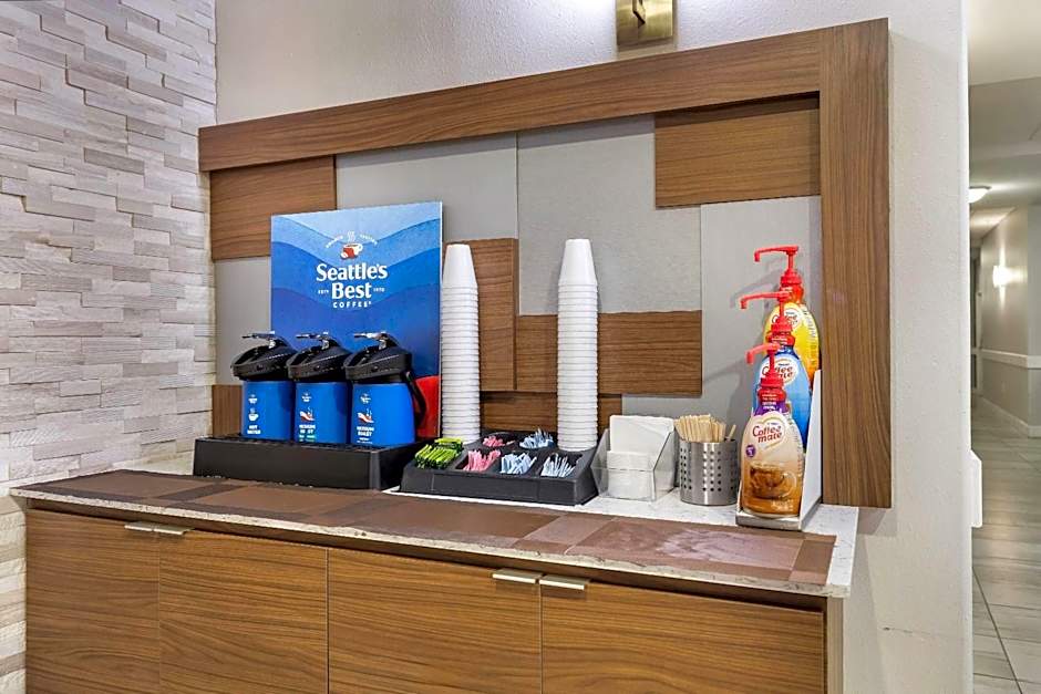 La Quinta Inn & Suites by Wyndham Alvin