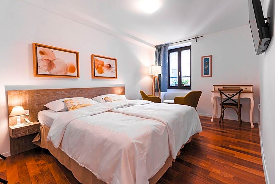 Second Life in Piran - Hotel Zala Piran with private parking and shuttle service