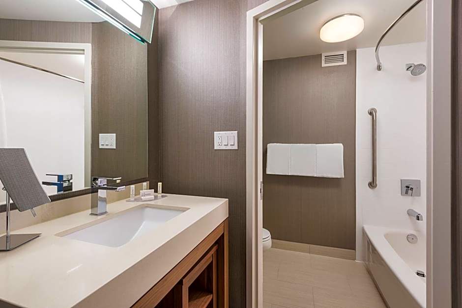 Courtyard by Marriott Toronto Vaughan