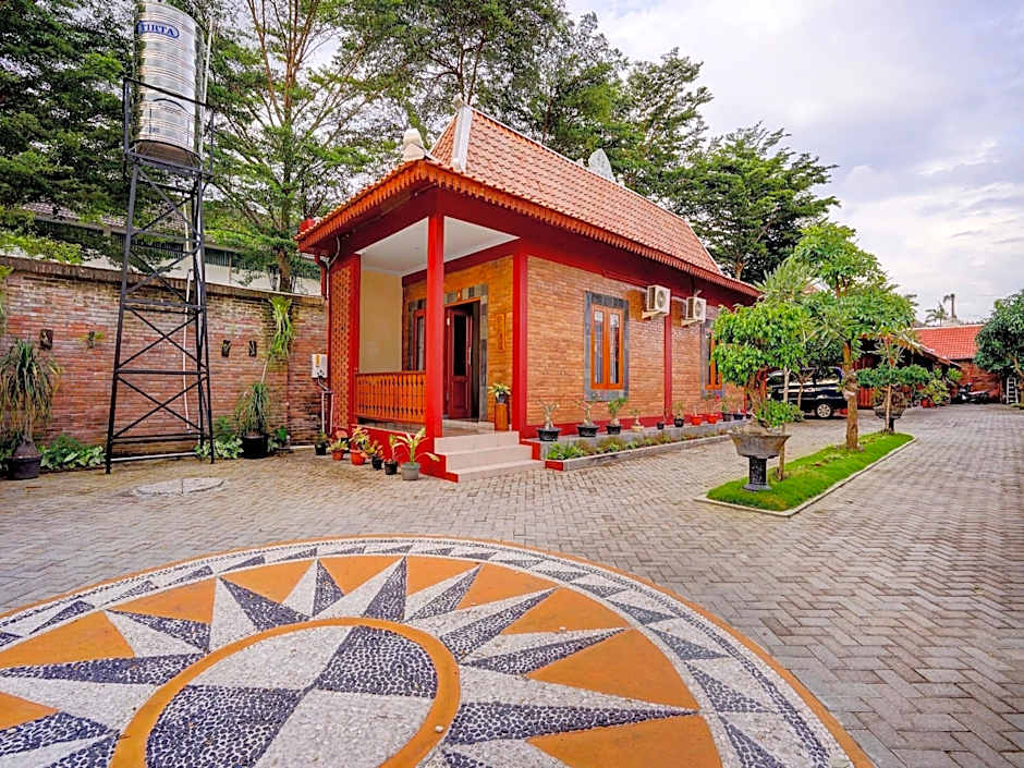 Collection O 90265 Cempoko Mulyo Homestay Syariah