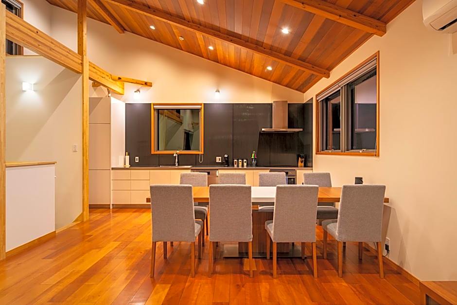 Bluebird Chalets by The Hakuba Collection