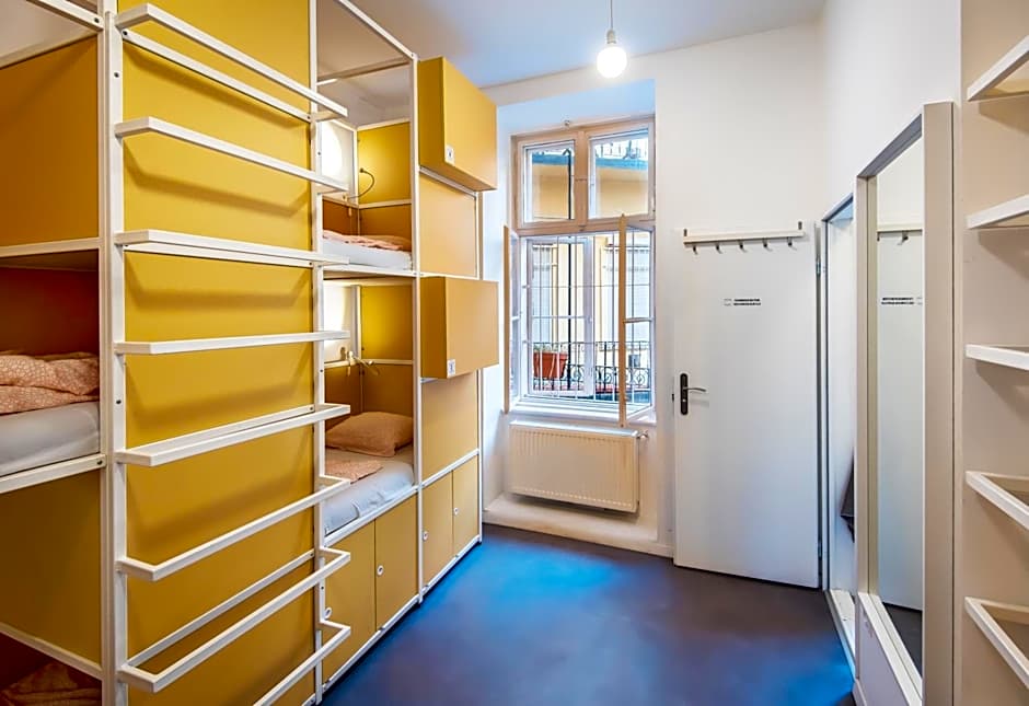 Avenue Hostel