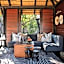 Ndlovu Safari Lodge