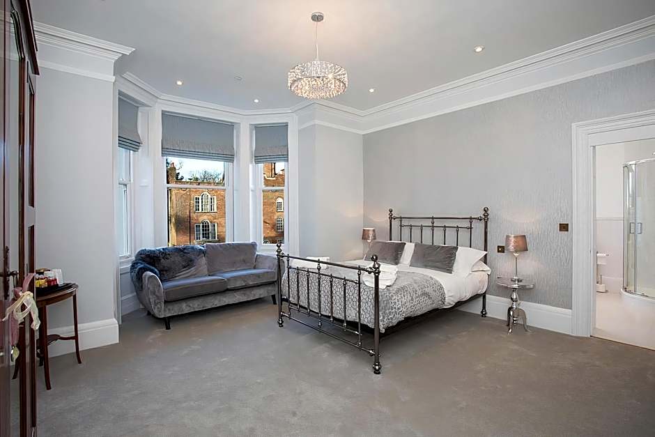 Photo 1 of 8 of Deluxe 1 King Bed, Bathtub, Cathedral View