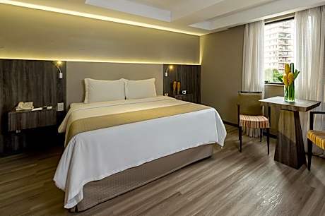 Junior King Suite - Non-Smoking