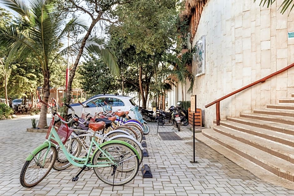 Mayan Monkey Hotel & Hostel Tulum