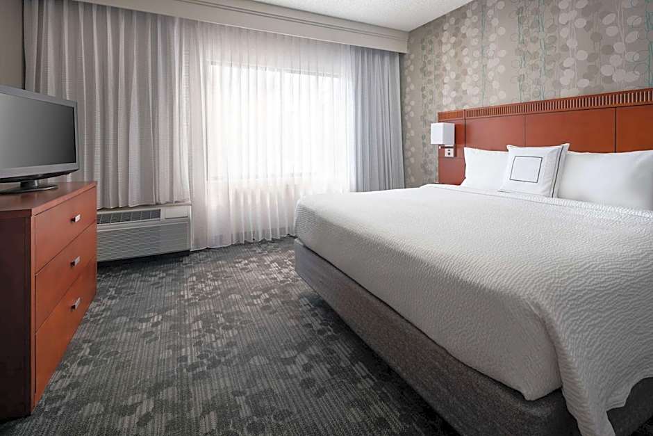 Photo 1 of 4 of 1 Bedroom 1 King Bed Suite
