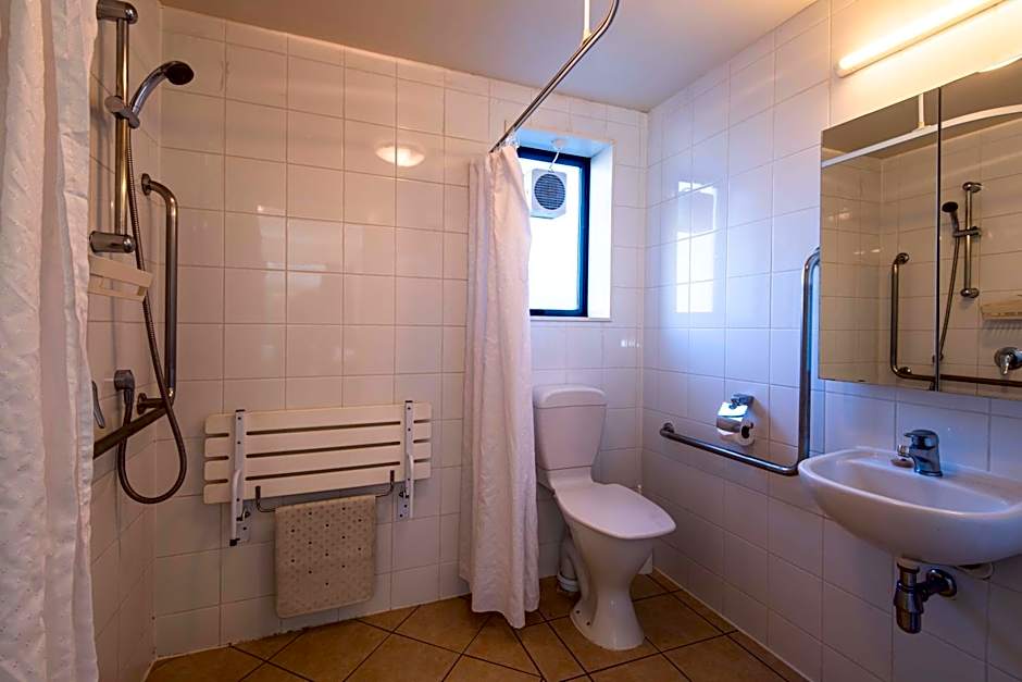 298 Westside Motor Lodge