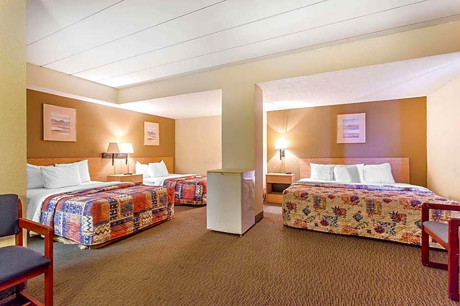 Rodeway Inn North