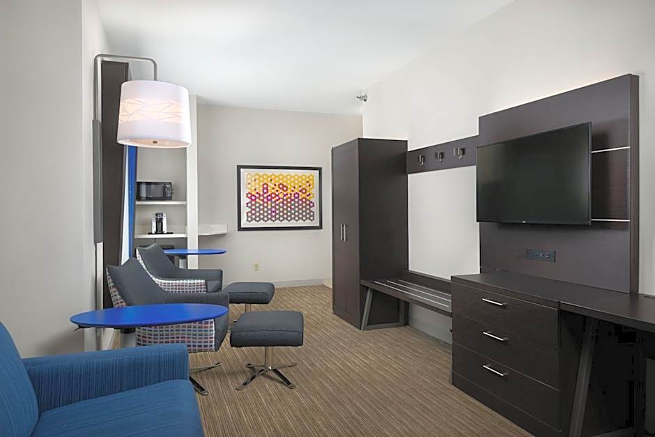 Holiday Inn Express Independence - Kansas City By IHG