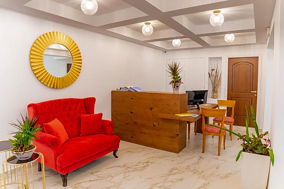 Camelot Royal Beds by Checkin