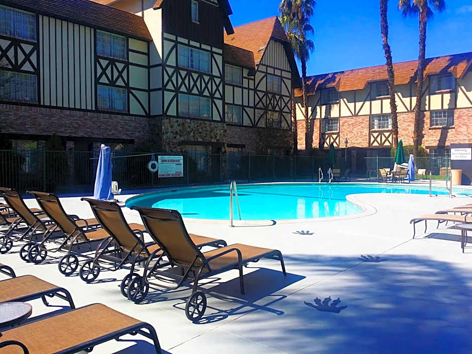 Anaheim Majestic Garden Hotel