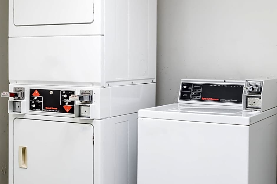 Days Inn by Wyndham Bedford