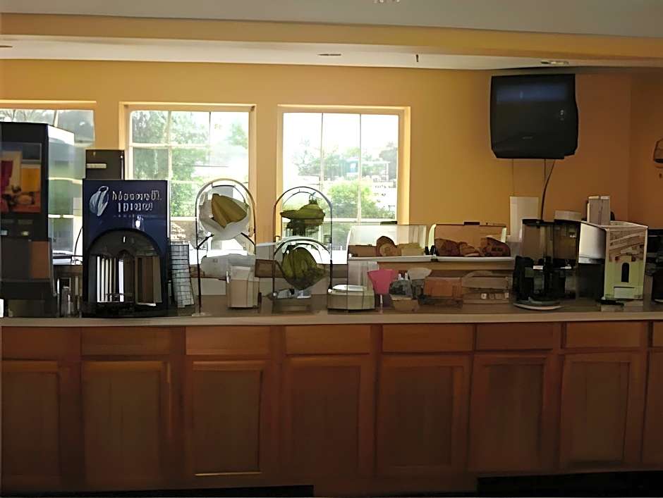 Travelodge by Wyndham South Burlington