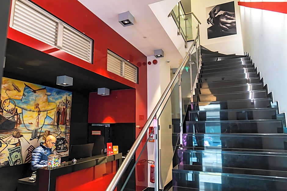 Hotel Grey