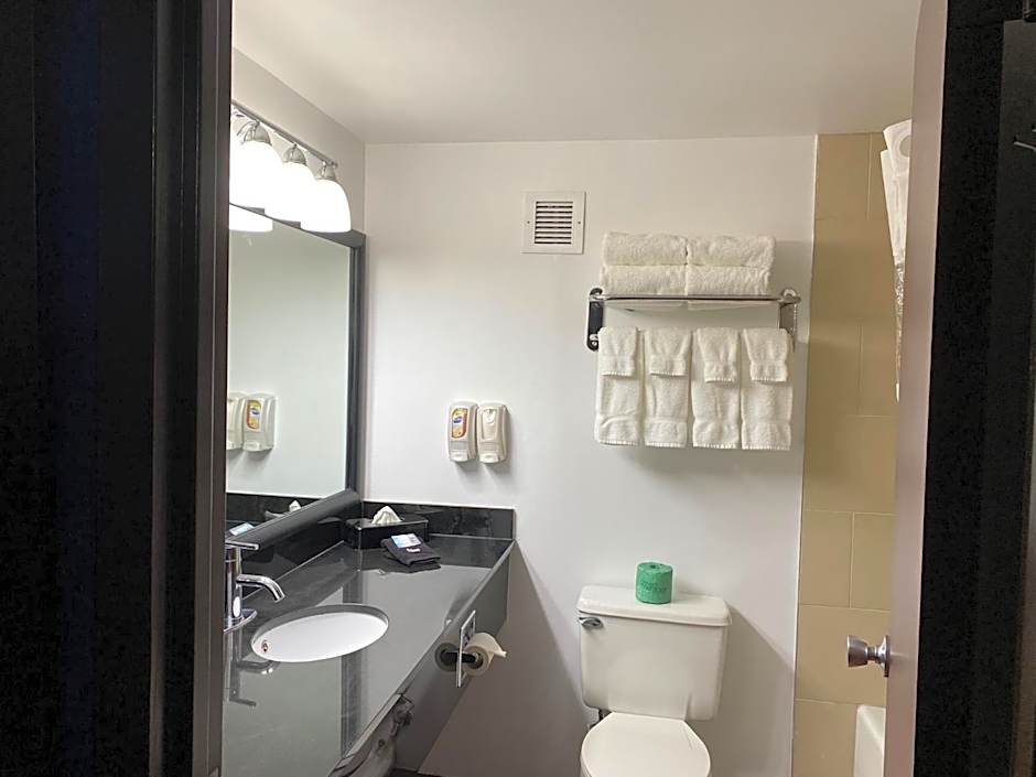 The Atrium Hotel on Third