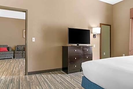 King Suite - Accessible/Non Smoking