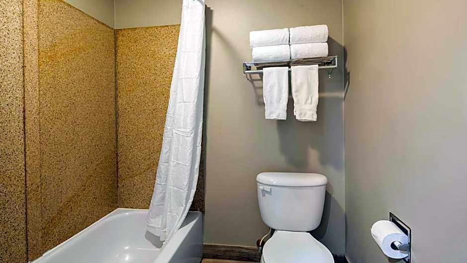 Best Western Plus Newport News Inn & Suites