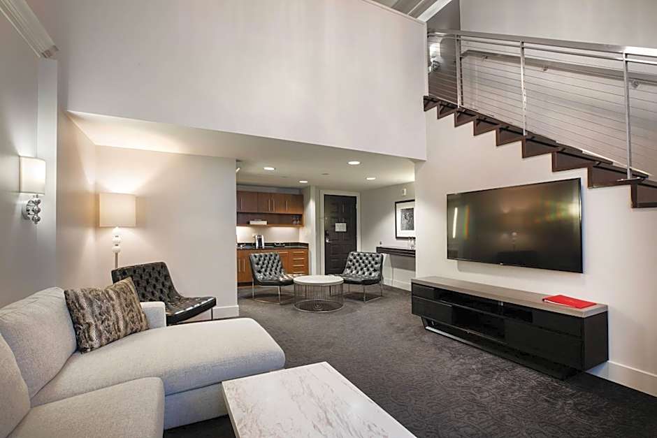 Ambassador Hotel Kansas City, Autograph Collection by Marriott
