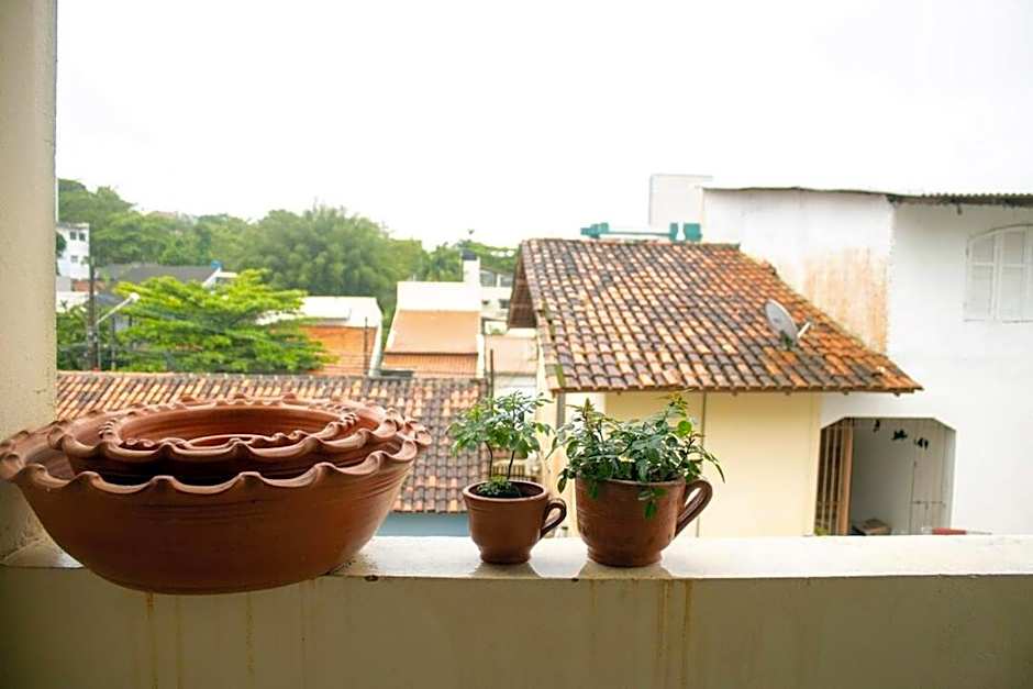 Apto com Wi Fi a 400m da Praia de Canasvieiras SC